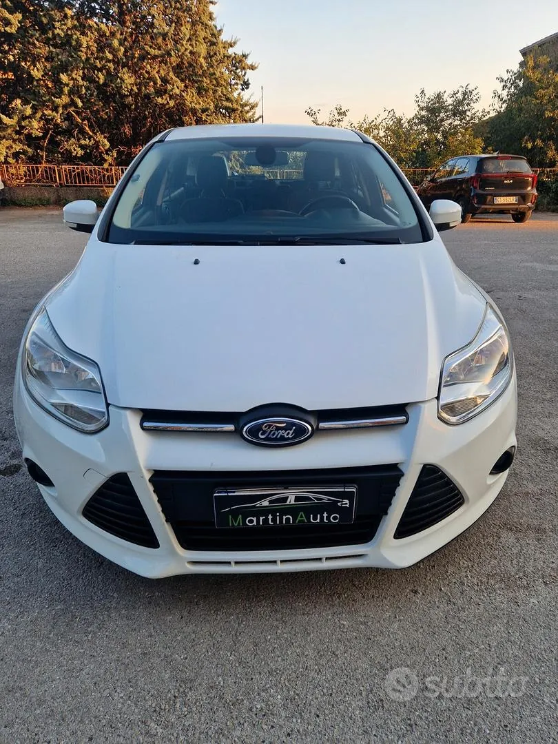 Ford Focus 2013 photo 2