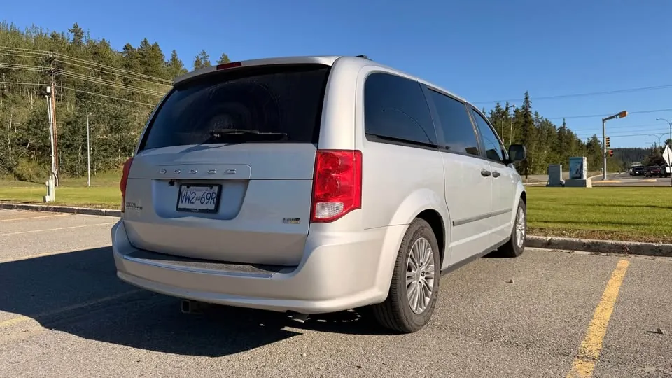 Dodge Caravan 2011 photo 2