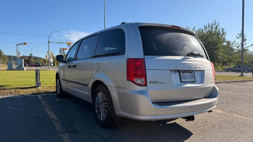 Dodge Caravan 2011 photo 3