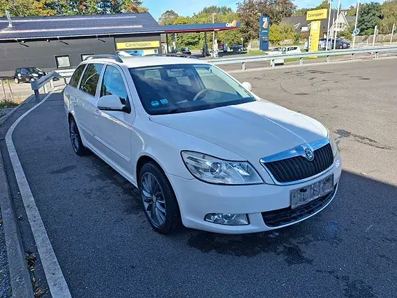 Skoda Octavia 2010 photo 5