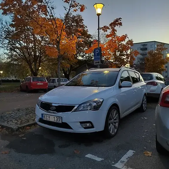 Kia Ceed 2010 photo 3