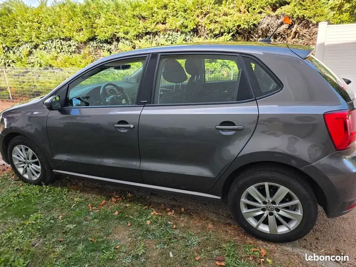 Volkswagen Polo 2016 photo 2