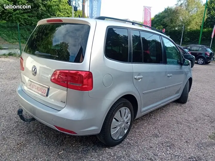 Volkswagen Touran 2010 photo 3
