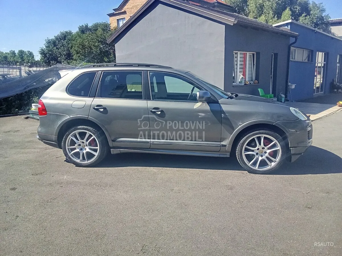Porsche Cayenne 2009 photo 2