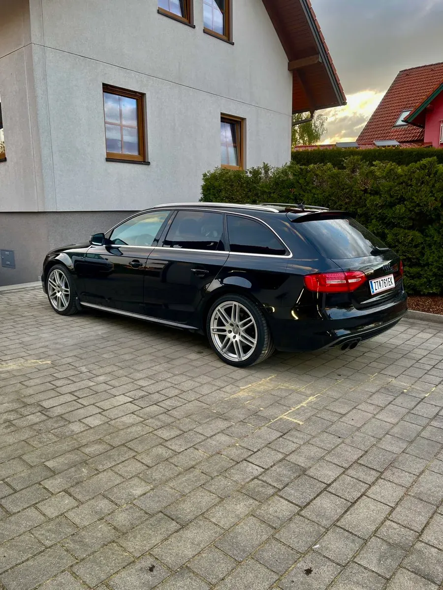 Audi A4 2012 photo 3