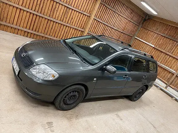 Toyota Corolla 2004 photo 2