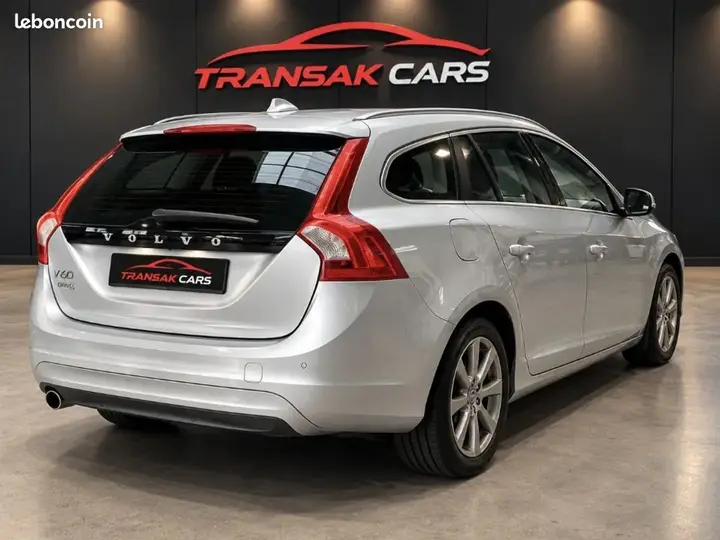 Volvo V60 2014 photo 2