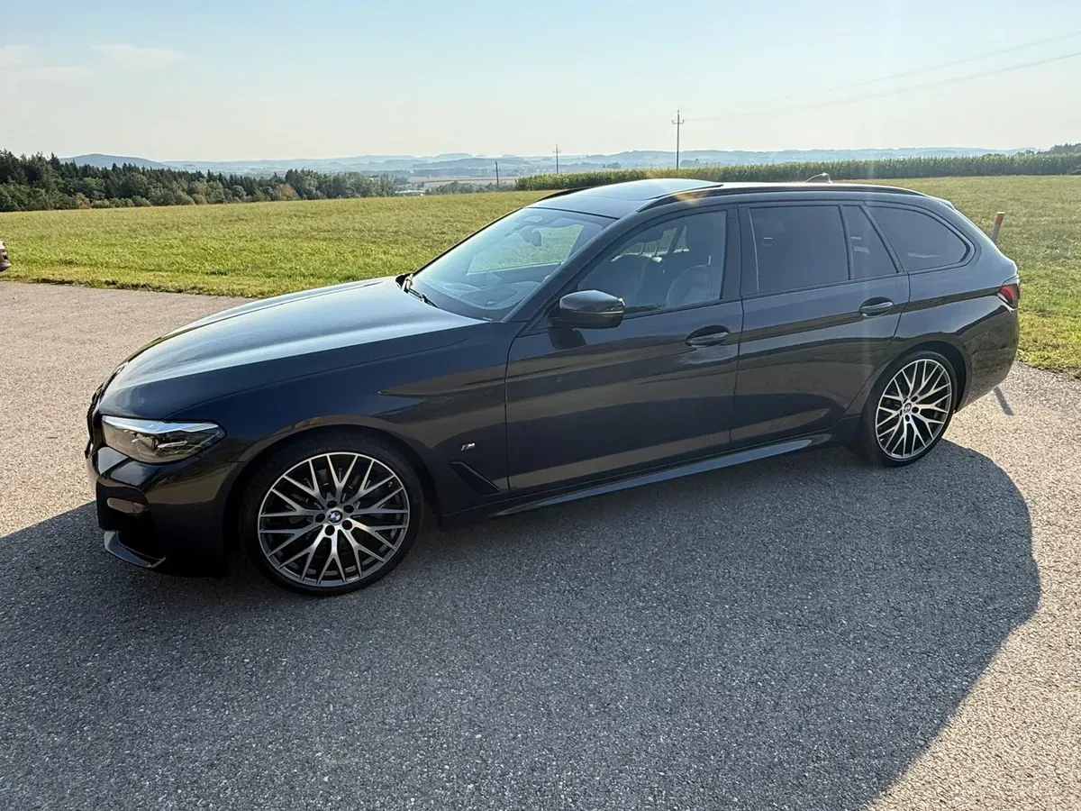 BMW 5 Series 2021 photo 3