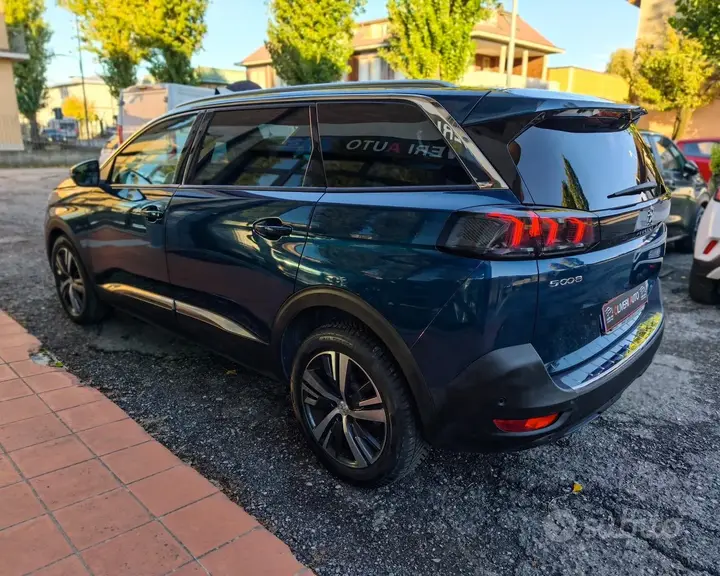 Peugeot 5008 2024 photo 4
