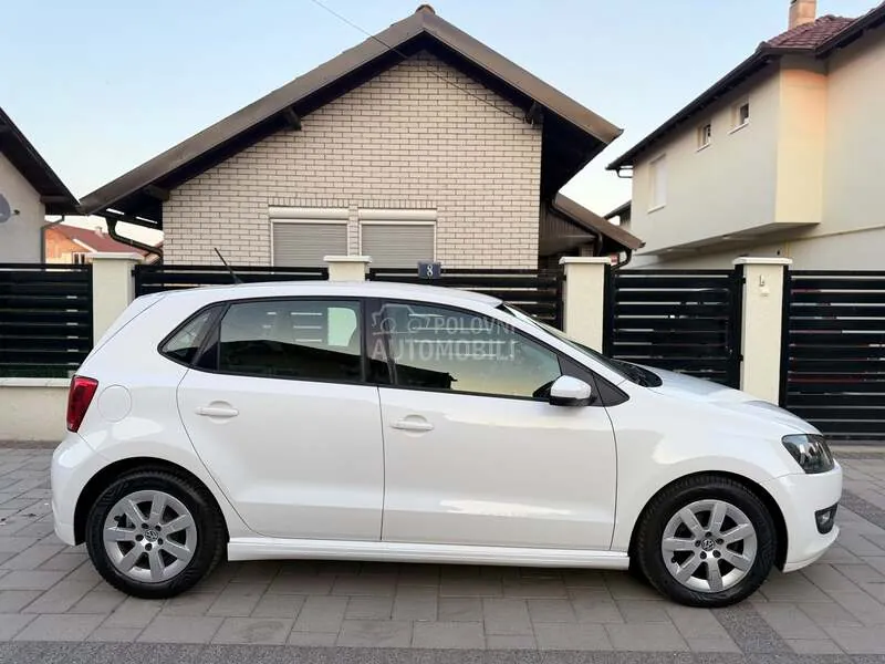 Volkswagen Polo 2011 photo 3