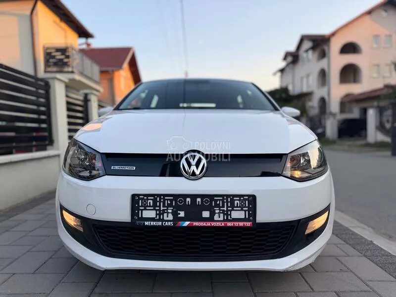 Volkswagen Polo 2011 photo 2
