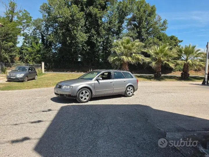 Audi A4 2003 photo 4