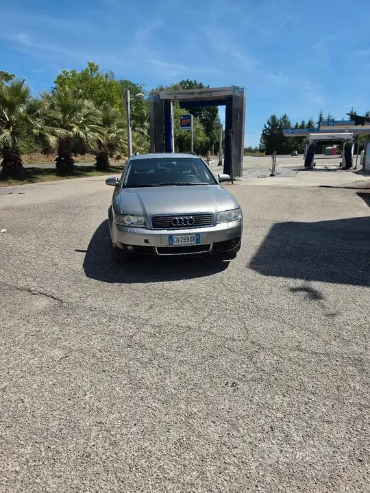 Audi A4 2003 photo 2