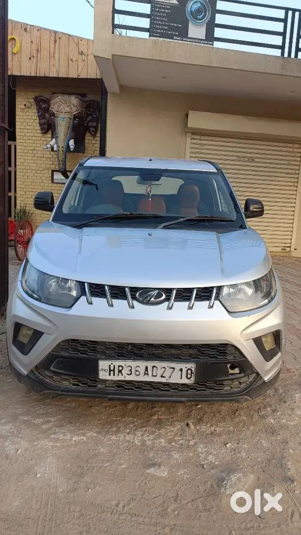 Mahindra Kuv 100