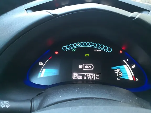 Nissan Leaf 2014 photo 4