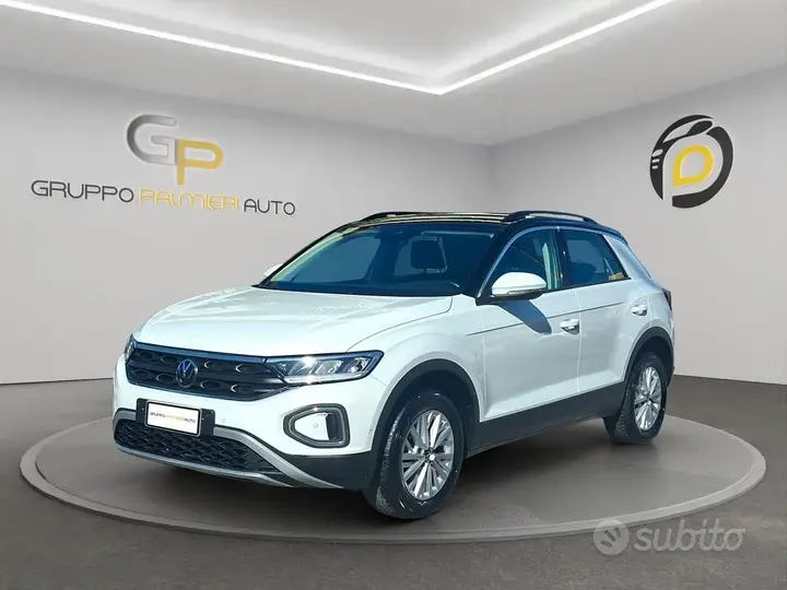 Volkswagen T-Roc 2023 photo 3