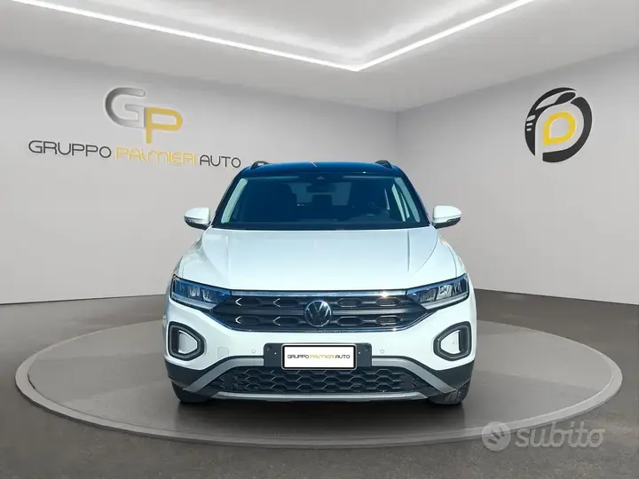 Volkswagen T-Roc 2023 photo 2
