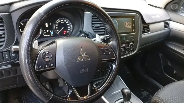 Mitsubishi Outlander 2018 photo 3