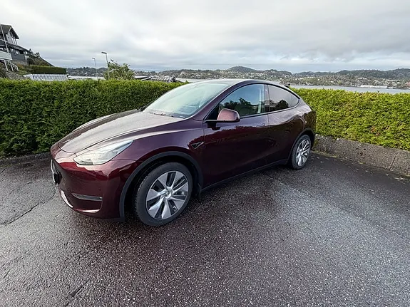 Tesla Model Y 2024 photo 4