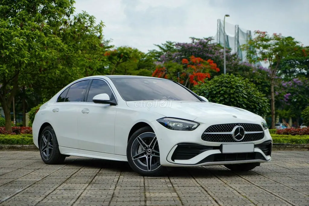 Mercedes-Benz C-Class 2025 photo 2