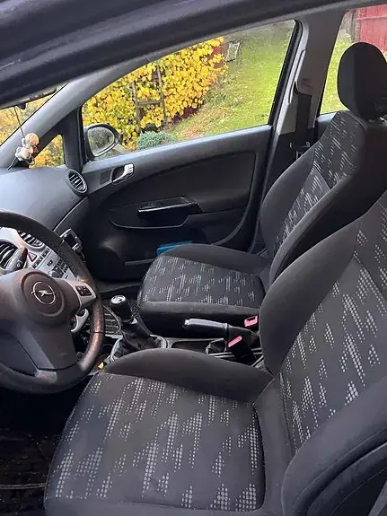 Opel Corsa 2011 photo 4
