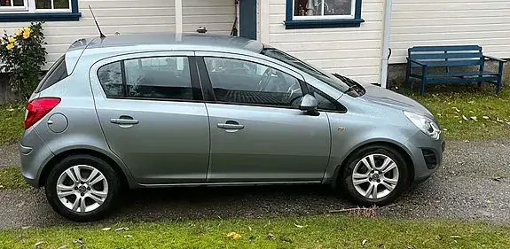 Opel Corsa 2011 photo 2