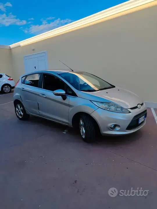 Ford Fiesta 2010 photo 5