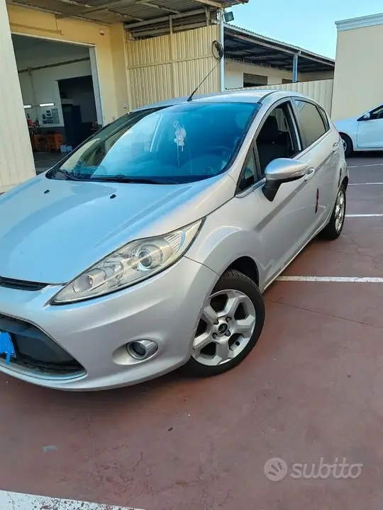Ford Fiesta 2010 photo 3