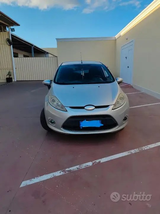 Ford Fiesta 2010 photo 4