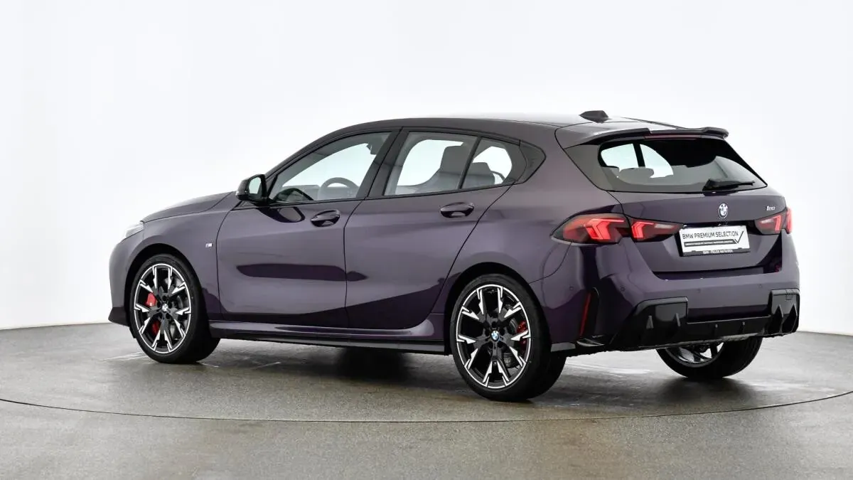 BMW 1 Series 2025 photo 3
