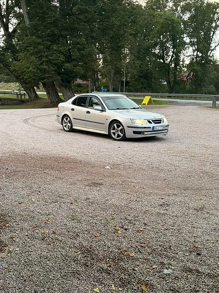 Saab 9-3 2004 photo 2