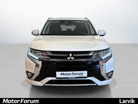 Mitsubishi Outlander 2017 photo 2