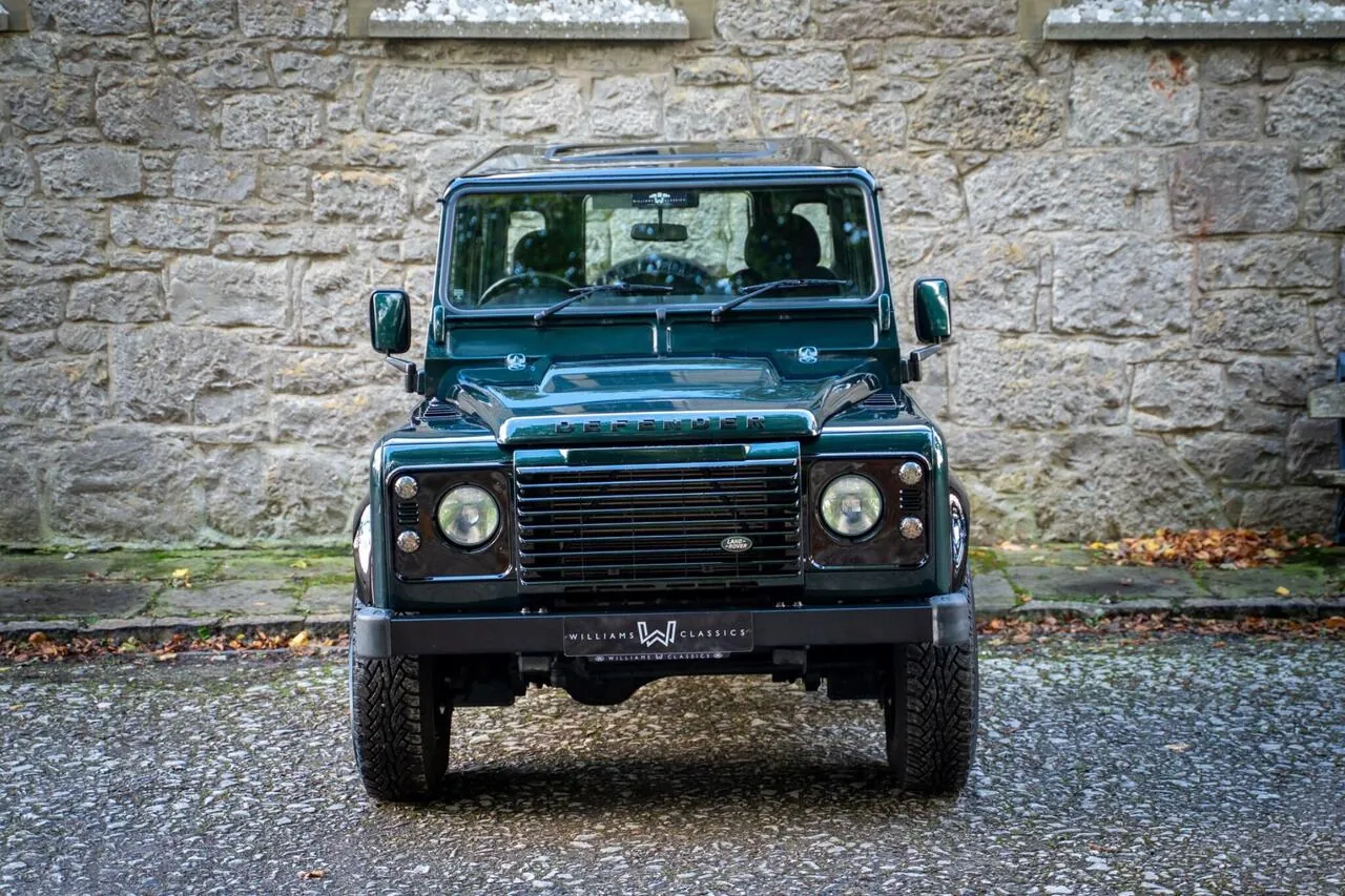 Land Rover Defender 90 2014 photo 4