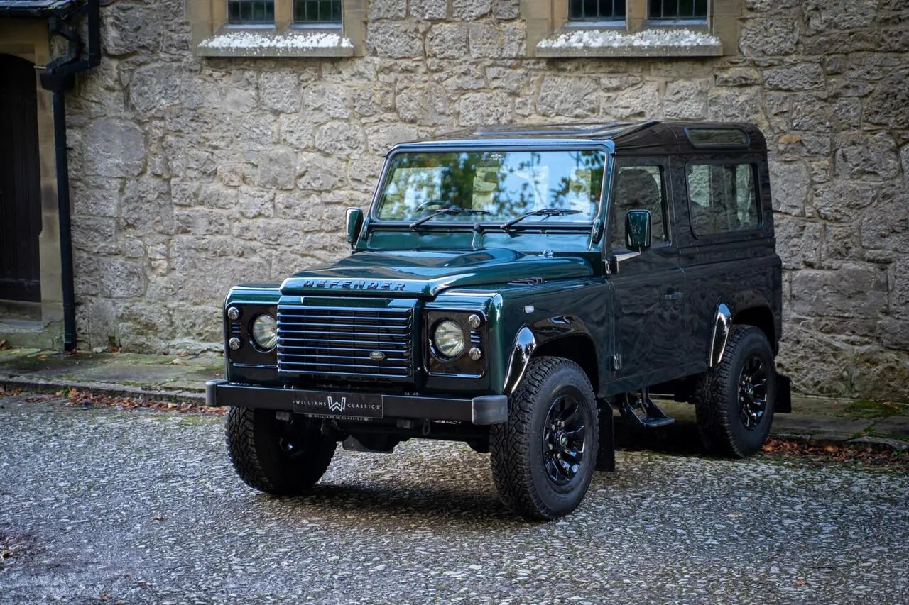 Land Rover Defender 90 2014 photo 5