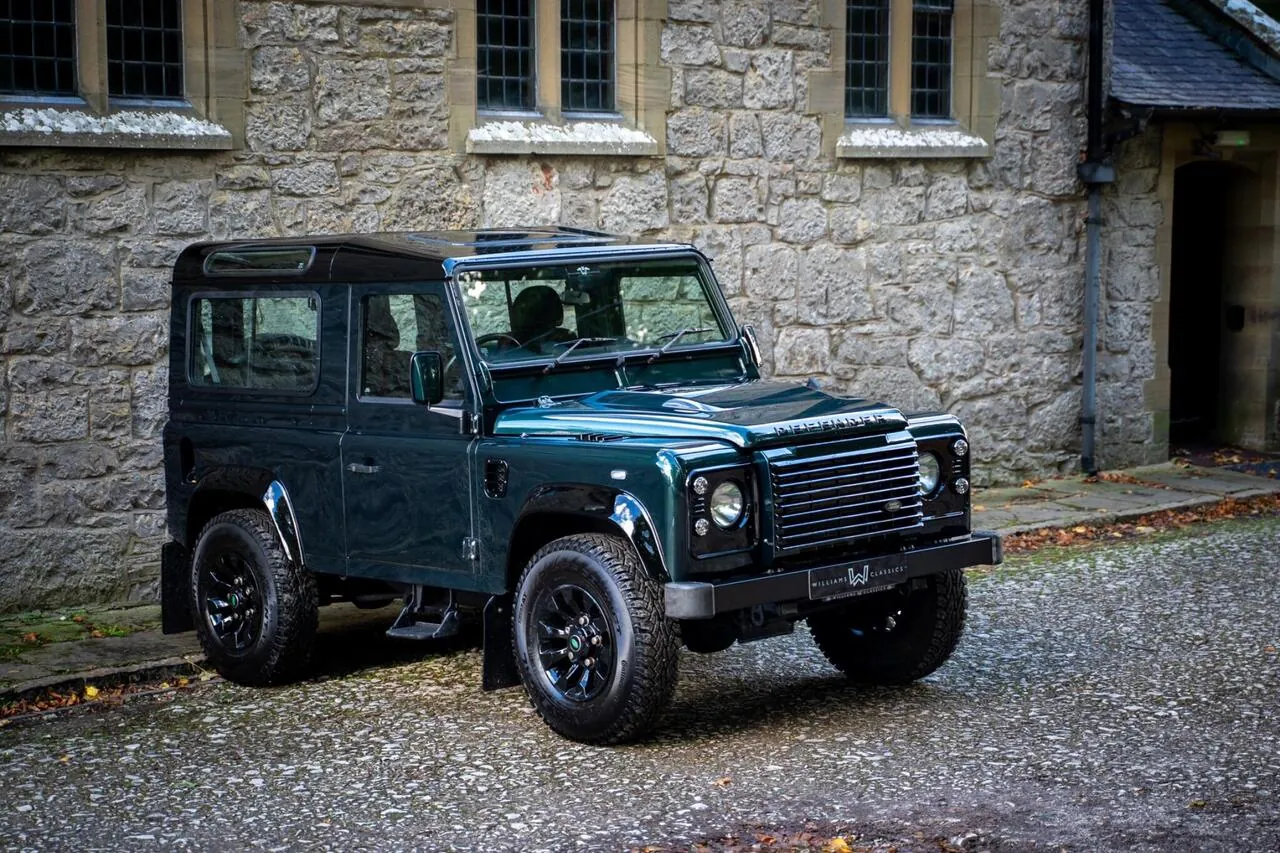 Land Rover Defender 90 2014 photo 3