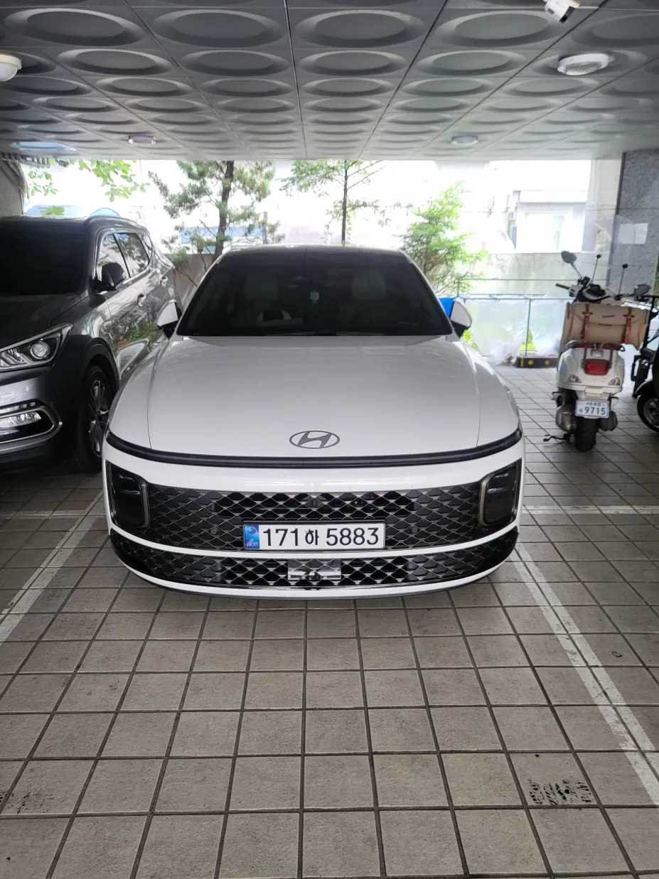 Hyundai Grandeur Hybrid