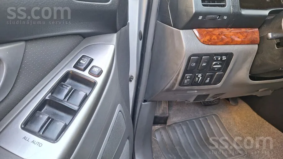 Toyota Land Cruiser 2006 photo 3