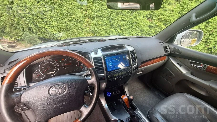 Toyota Land Cruiser 2006 photo 2