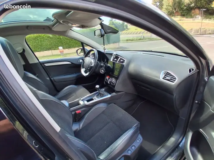Citroen C4 2011 photo 3