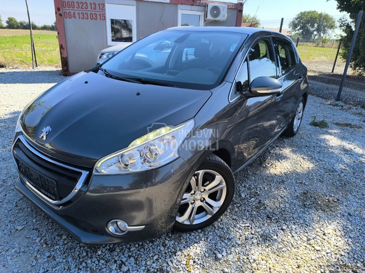 Peugeot 208 2015 photo 2