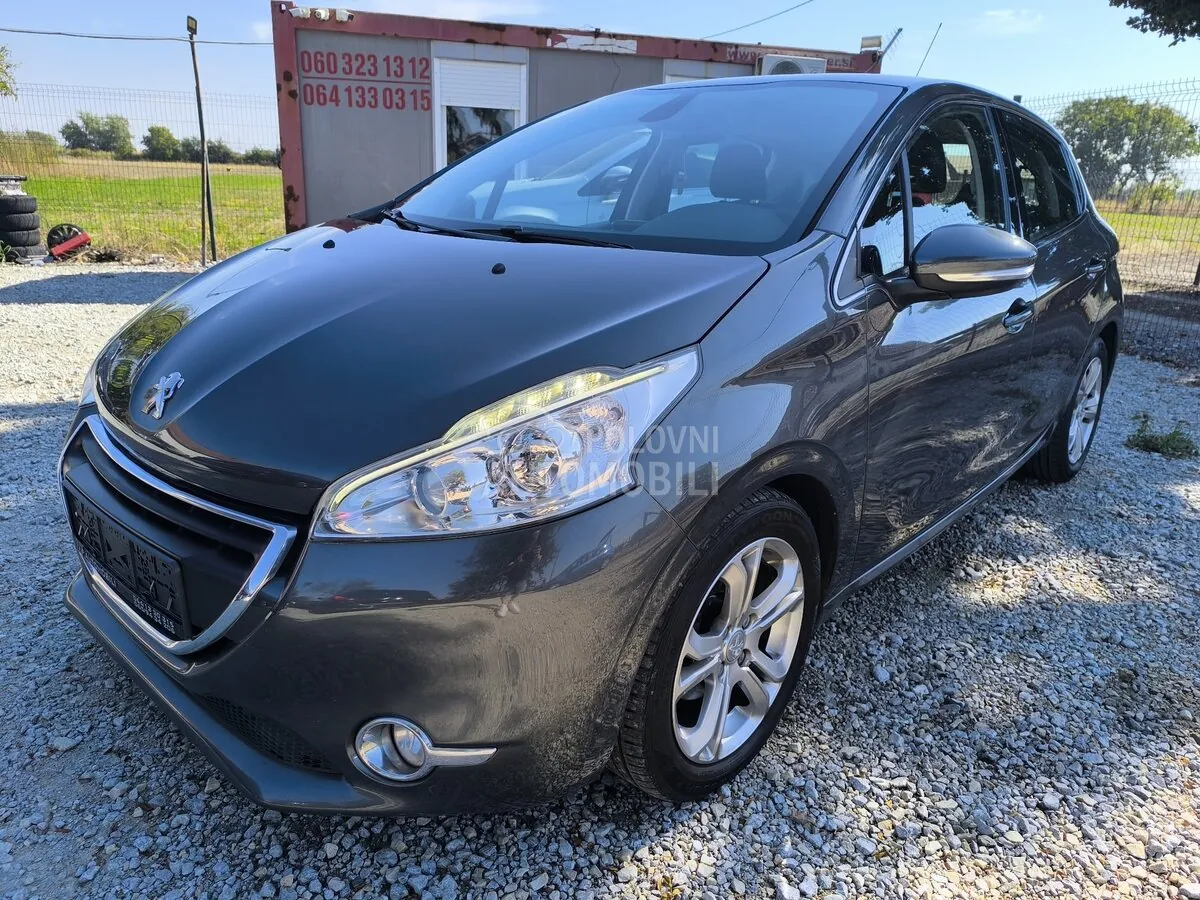 Peugeot 208 2015 photo 4