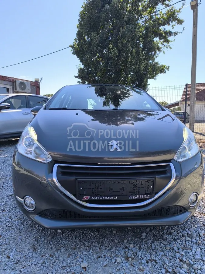 Peugeot 208 2015 photo 5