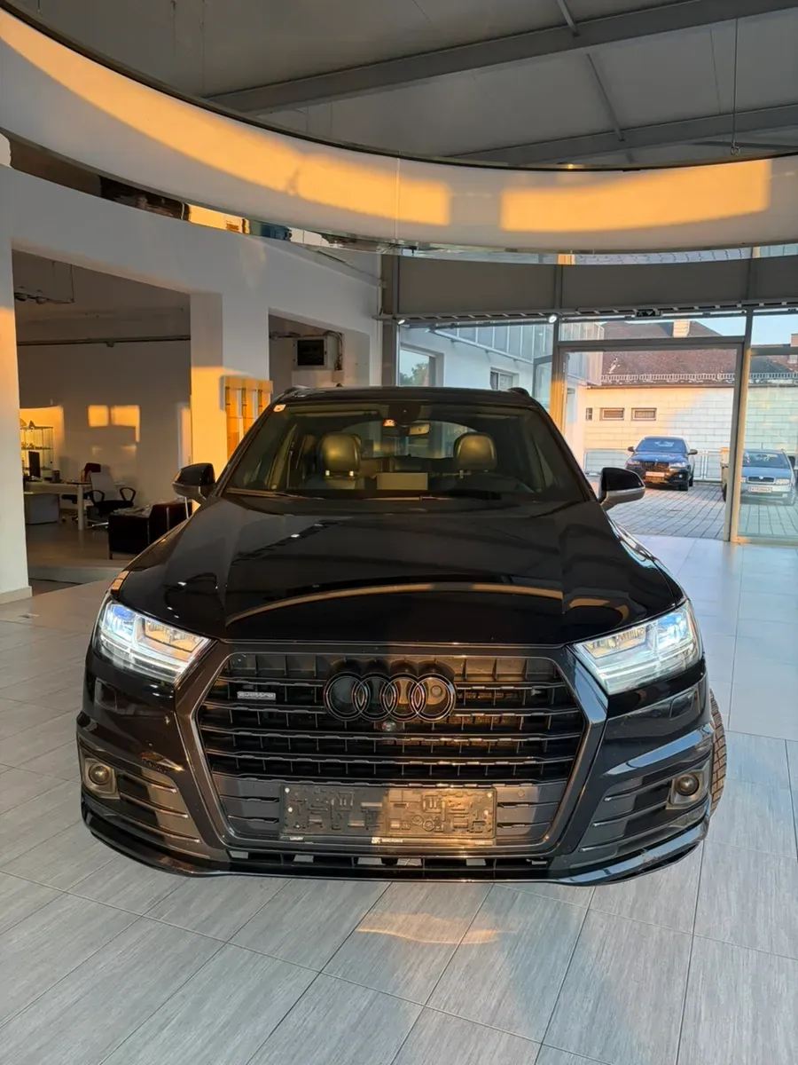 Audi Q7 2016 photo 2