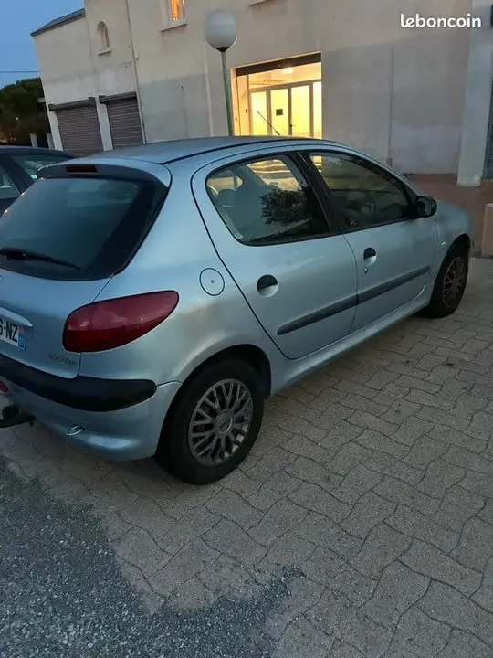 Peugeot 206 2002 photo 2