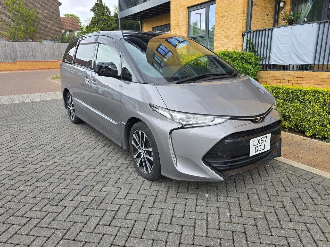 Toyota Estima