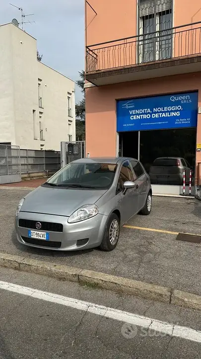 Fiat Grande Punto 2009 photo 2