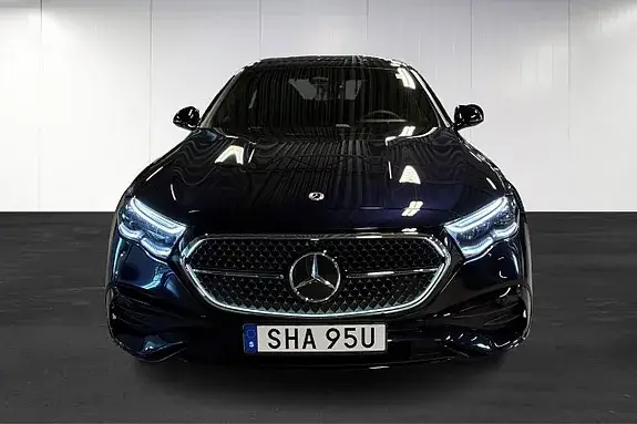 Mercedes-Benz E300 2026 photo 5
