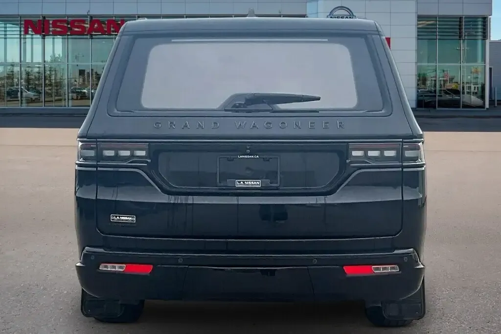 Jeep Grand Wagoneer 2023 photo 4