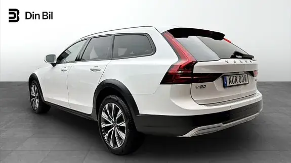 Volvo V90 Cross Country 2023 photo 3