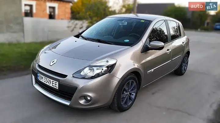 Renault Clio 2010 photo 3